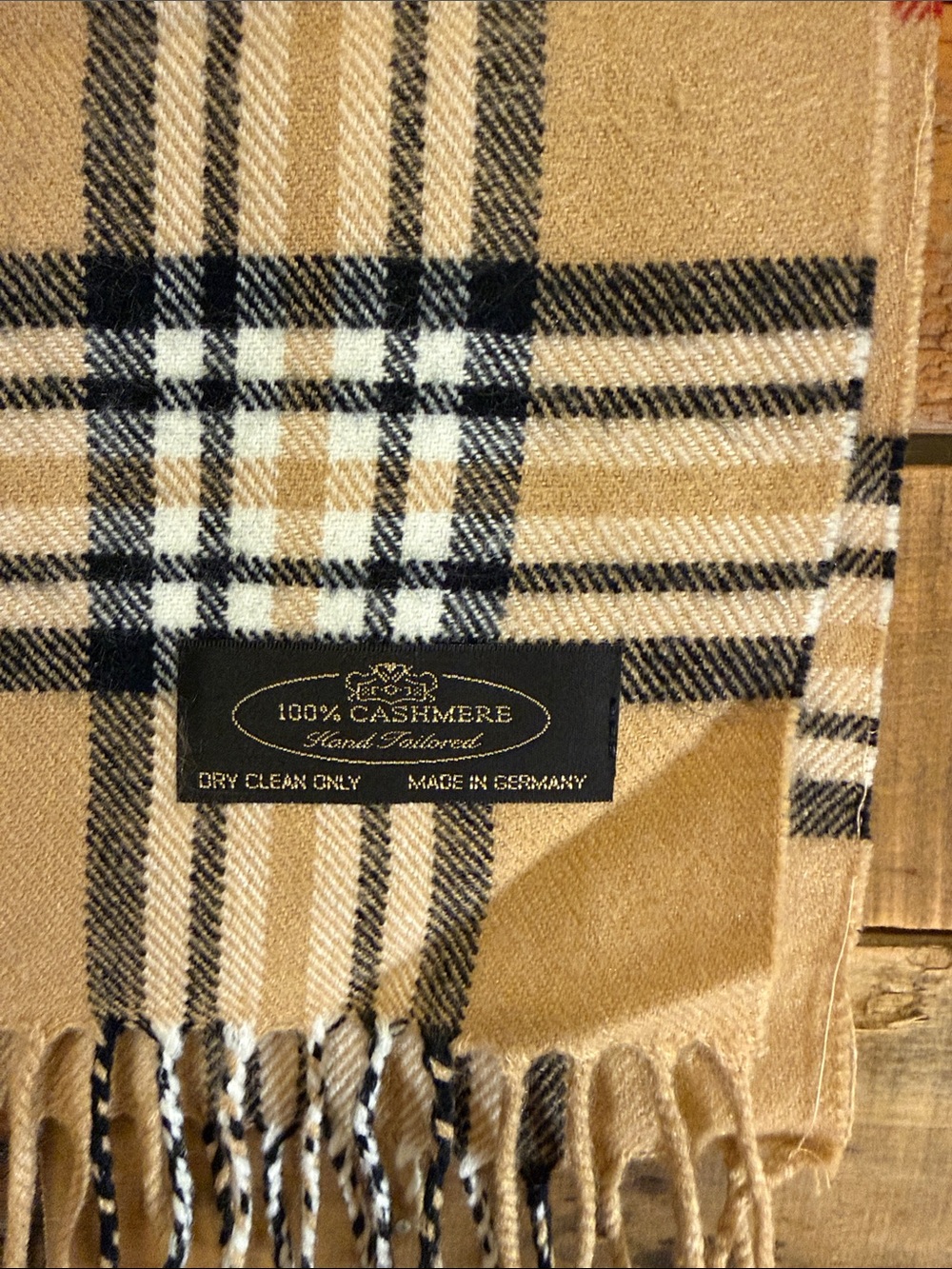 NWOT Seattle Silver 100% Cashmere Scarf